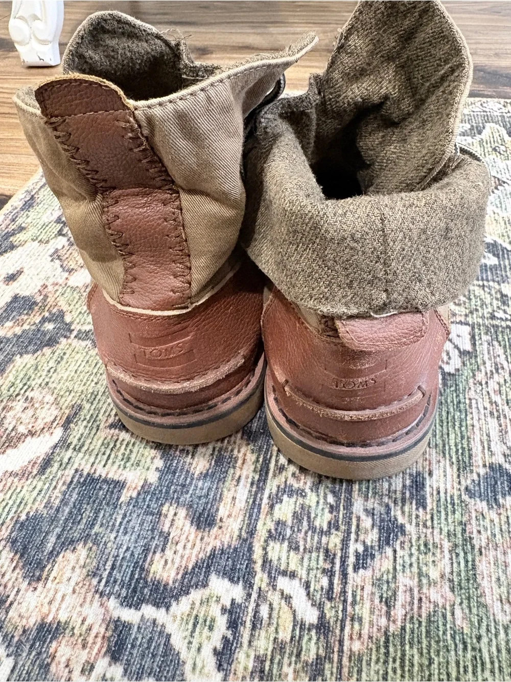 Toms Men's Fold-Down Chukka Boots in Tan and Brown